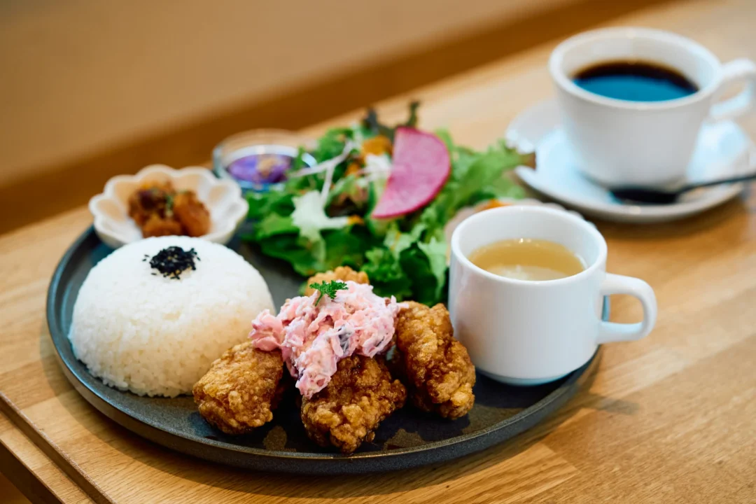 遊び心」を表現したアイデア豊かなランチやスイーツを味わうcafe eight