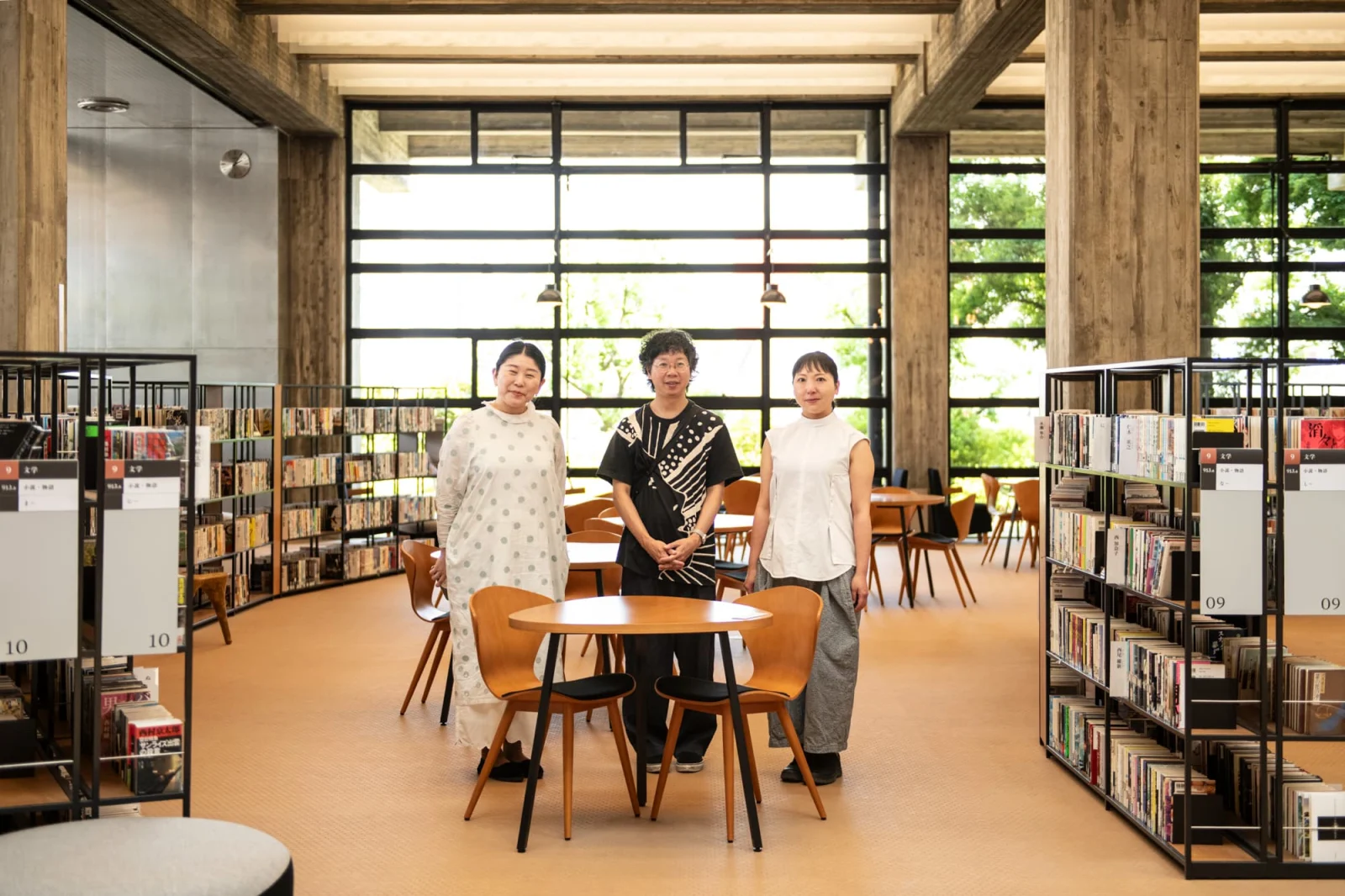 本と旅人が出会う、伊賀の新しい名建築「SAKAKURA BASE」へ（三重県